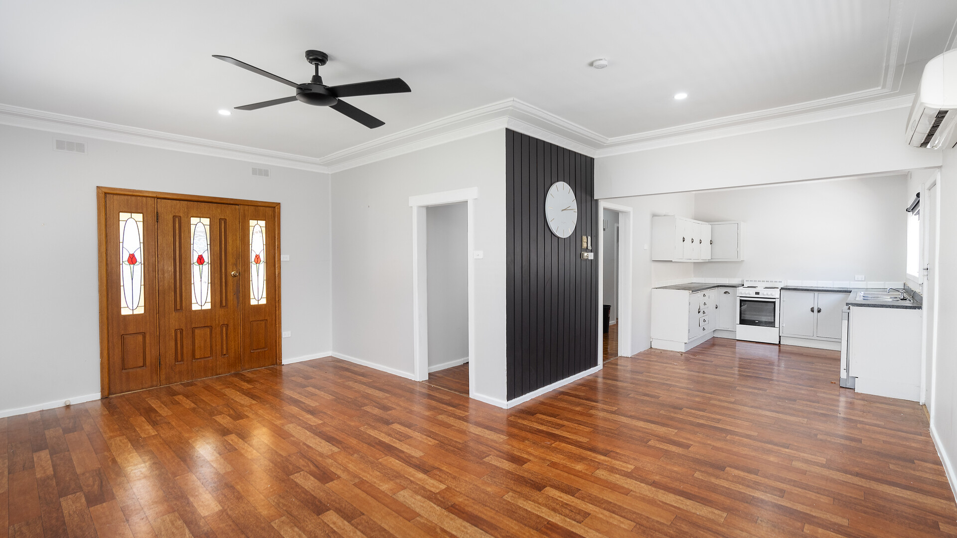 17 Elberta Street, Leeton NSW 2705 - photo 4