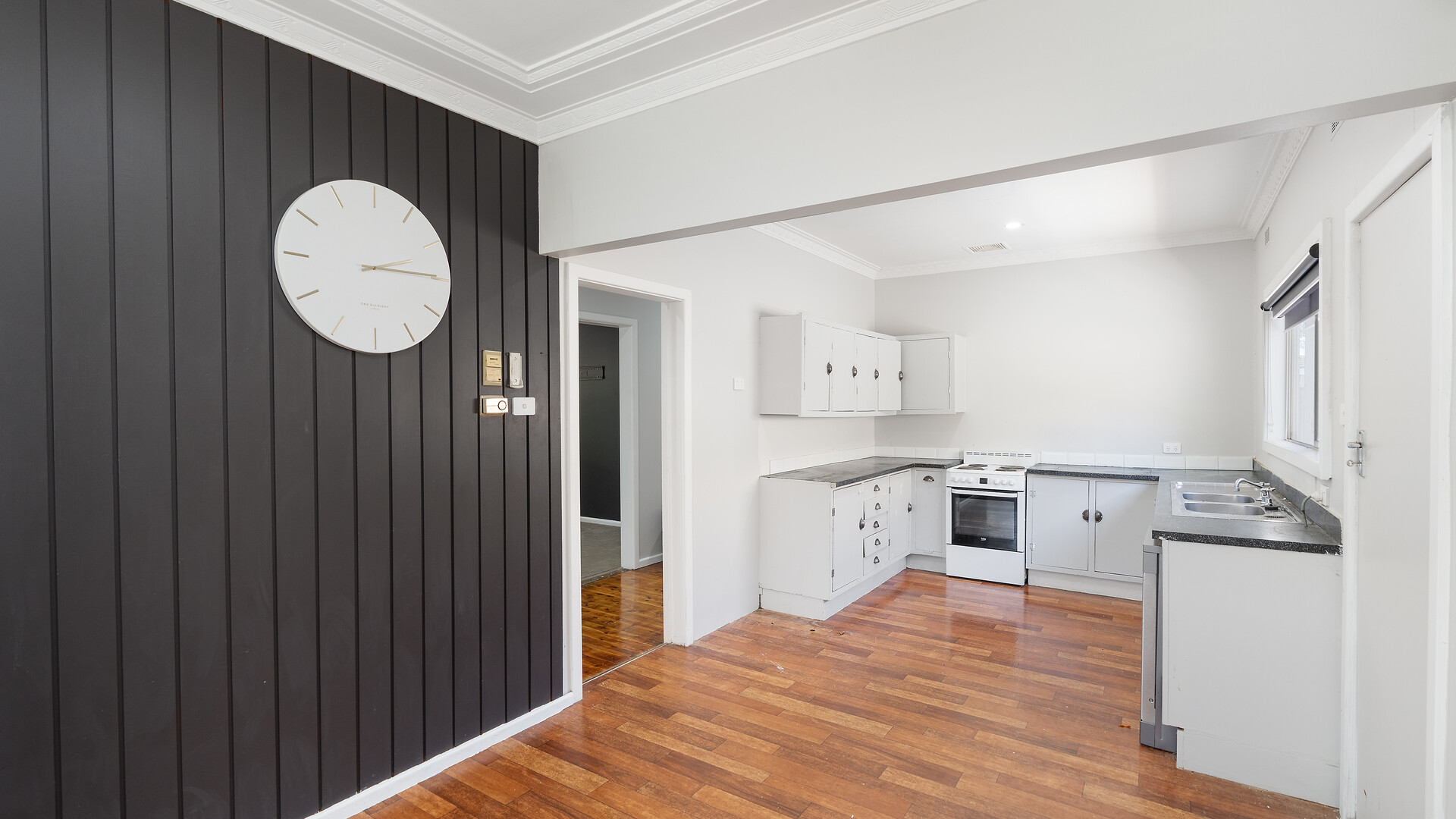 17 Elberta Street, Leeton NSW 2705 - photo 5