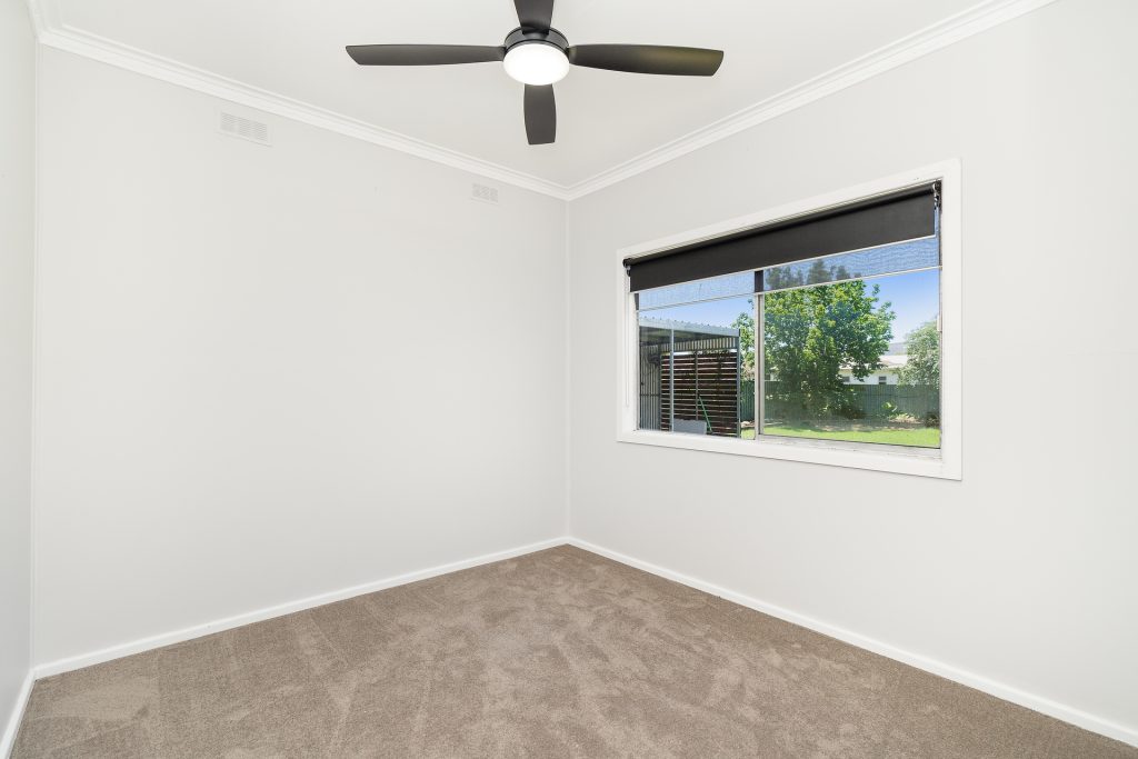 17 Elberta Street, Leeton NSW 2705 - photo 8