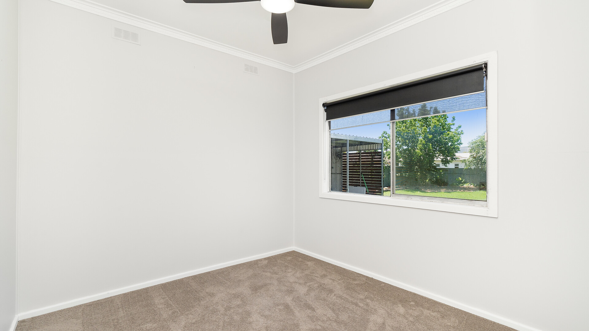 17 Elberta Street, Leeton NSW 2705 - photo 8