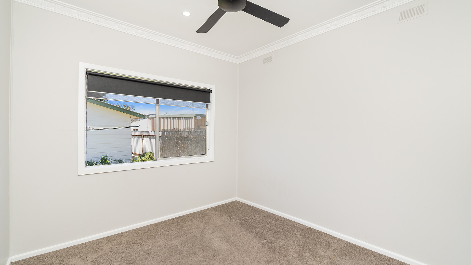 17 Elberta Street, Leeton NSW 2705 - photo 9