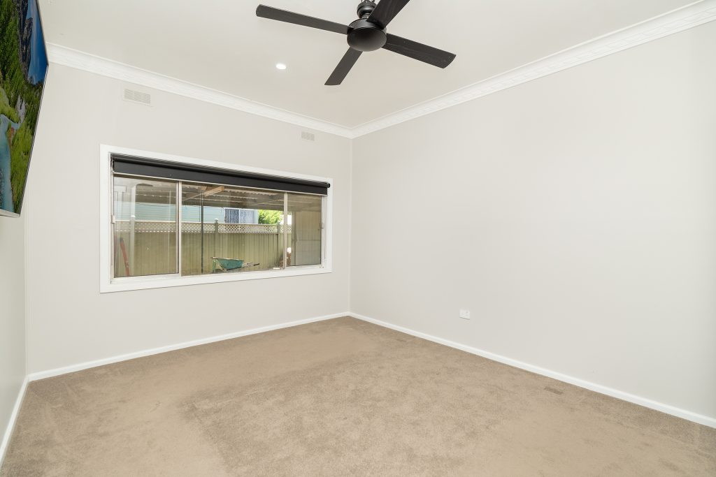 17 Elberta Street, Leeton NSW 2705 - photo 10