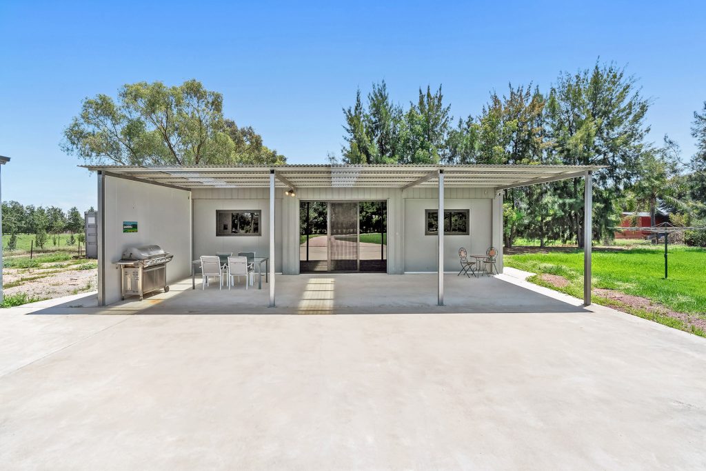 17 Lansdowne Road, Leeton NSW 2705 - photo 2