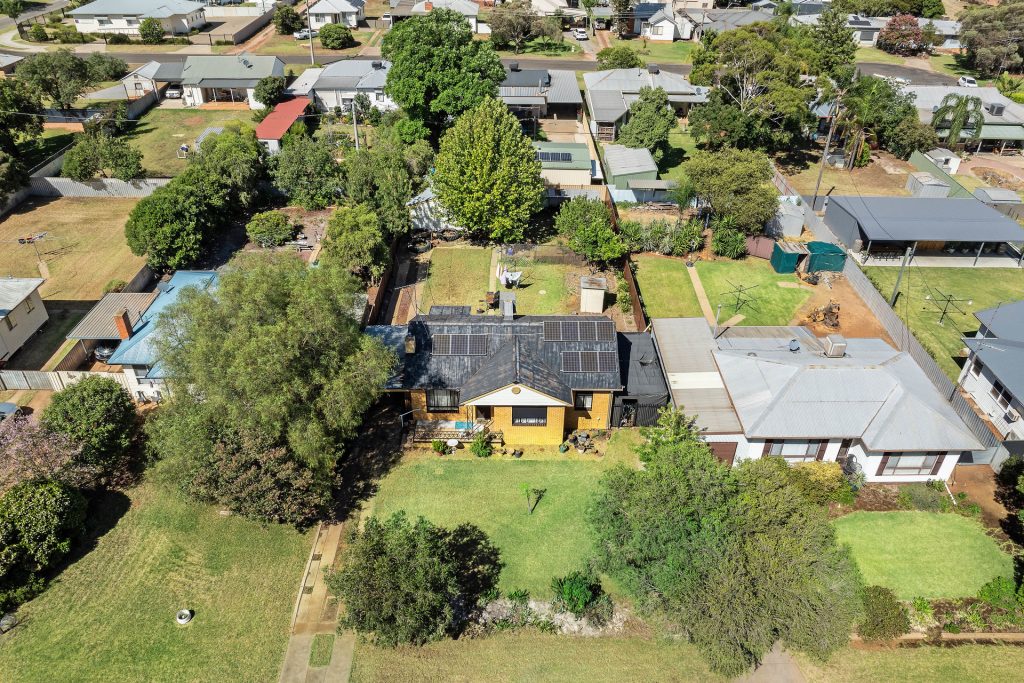 10 Gum Street, Leeton NSW 2705 - photo 17