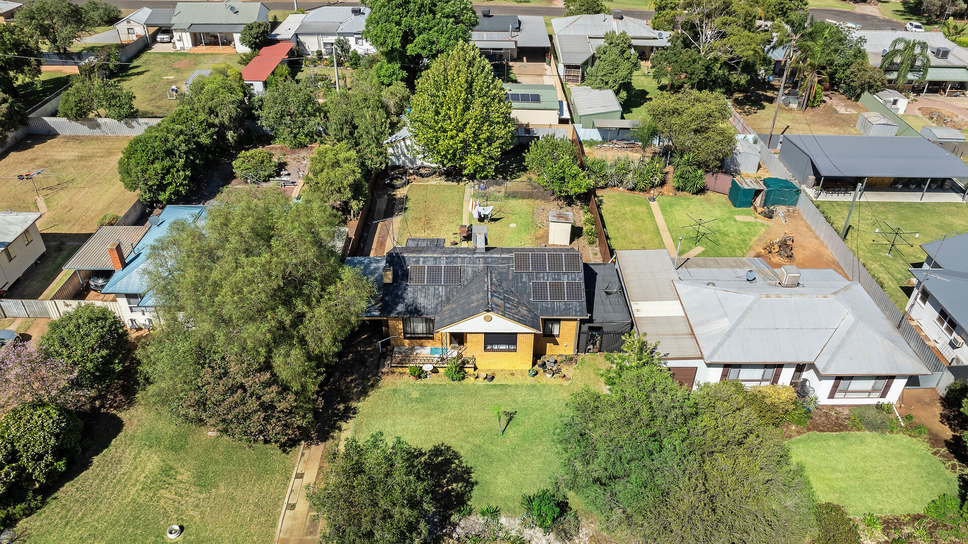 10 Gum Street, Leeton NSW 2705 - photo 17