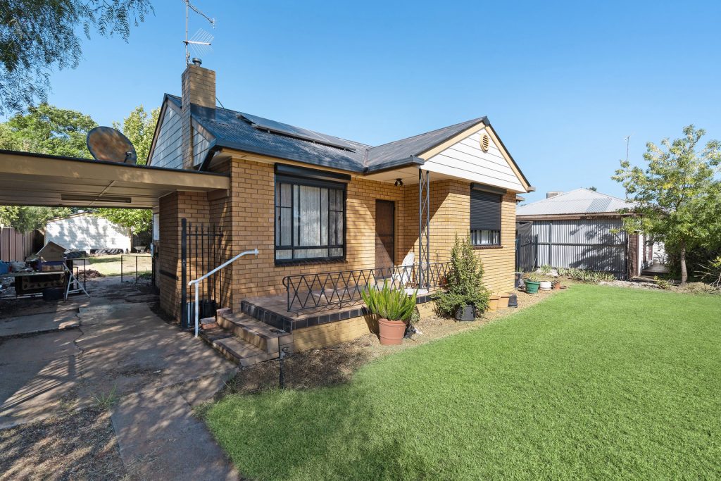 10 Gum Street, Leeton NSW 2705 - photo 3