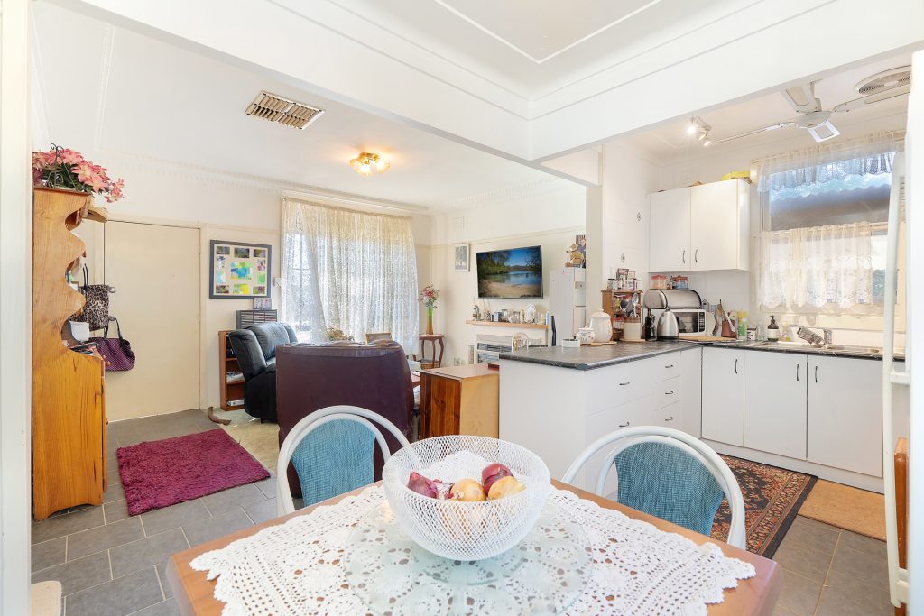 10 Gum Street, Leeton NSW 2705 - photo 9