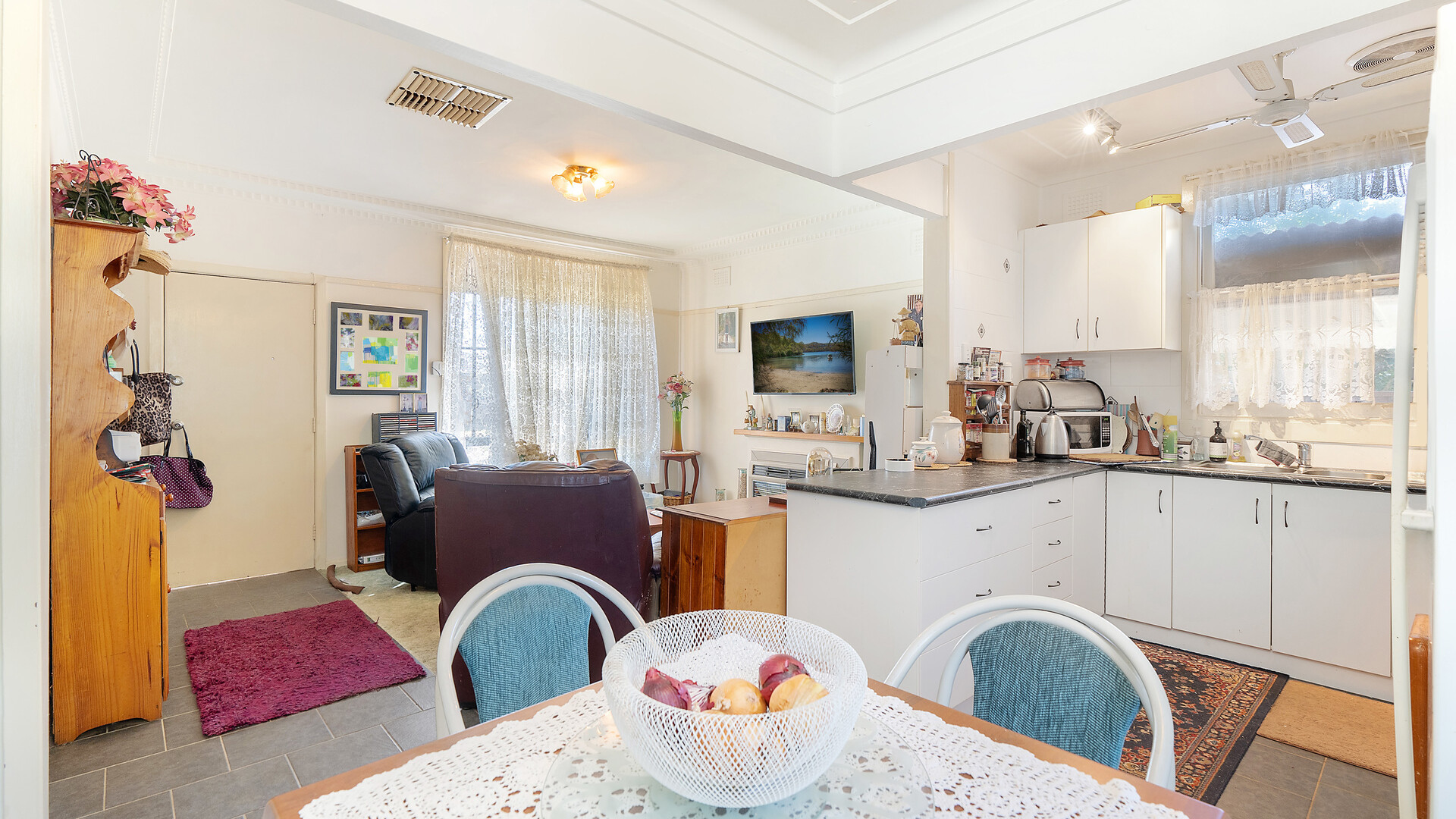 10 Gum Street, Leeton NSW 2705 - photo 9