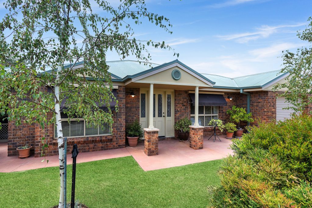 2/27 Teramo Street, Leeton NSW 2705 - photo 2