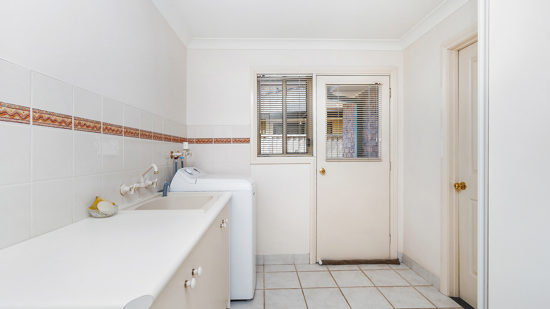 2/27 Teramo Street, Leeton NSW 2705 - photo 17