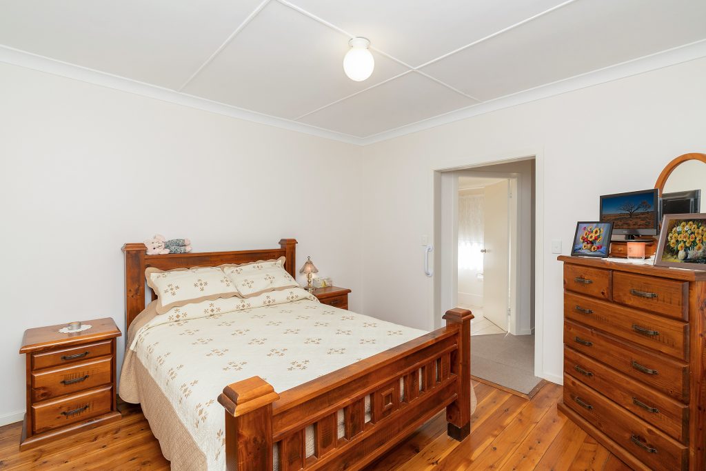 27 Victoria Avenue, Narrandera NSW 2700 - photo 11