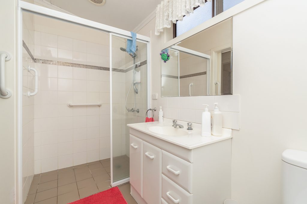27 Victoria Avenue, Narrandera NSW 2700 - photo 15