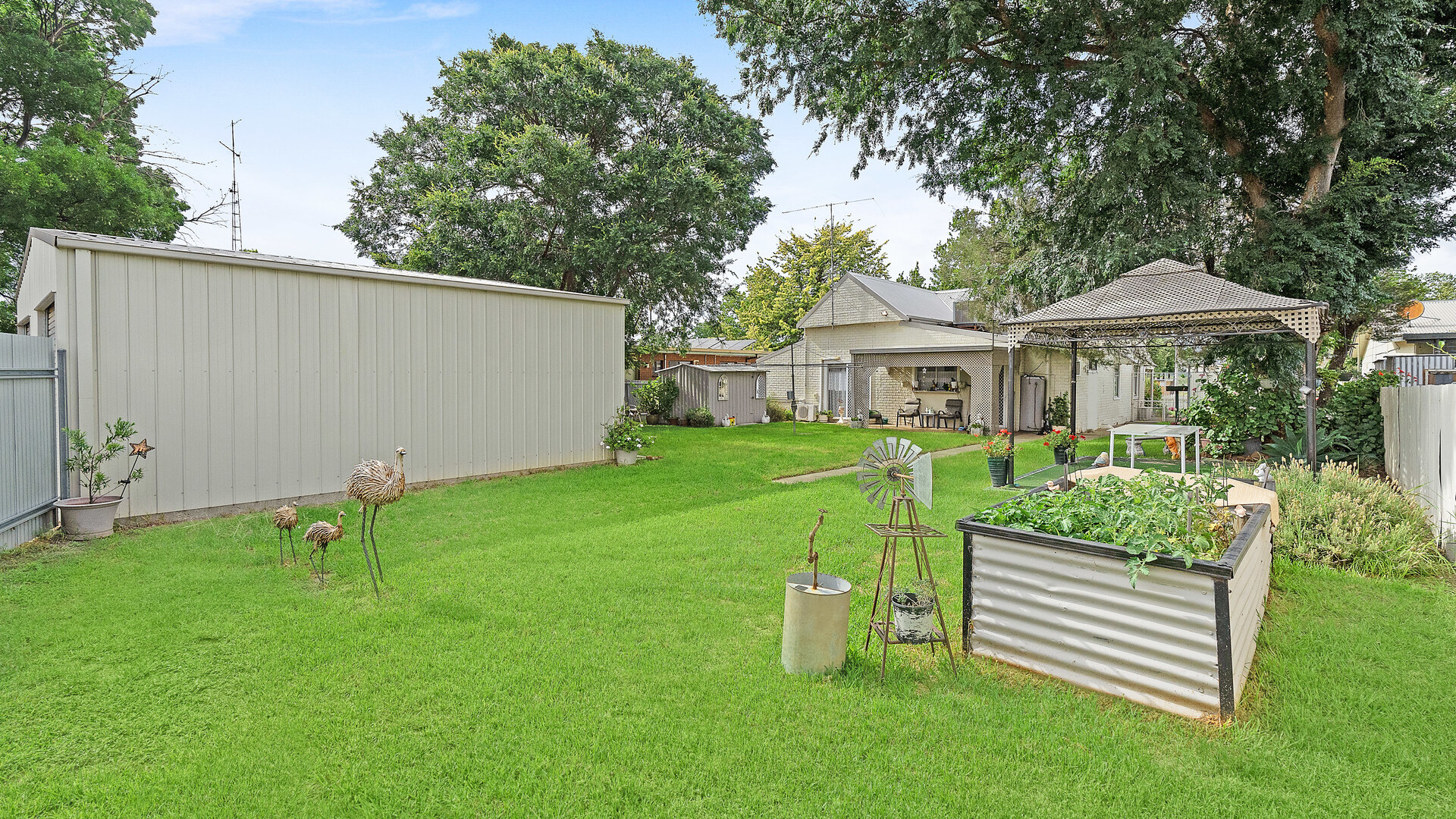 27 Victoria Avenue, Narrandera NSW 2700 - photo 18