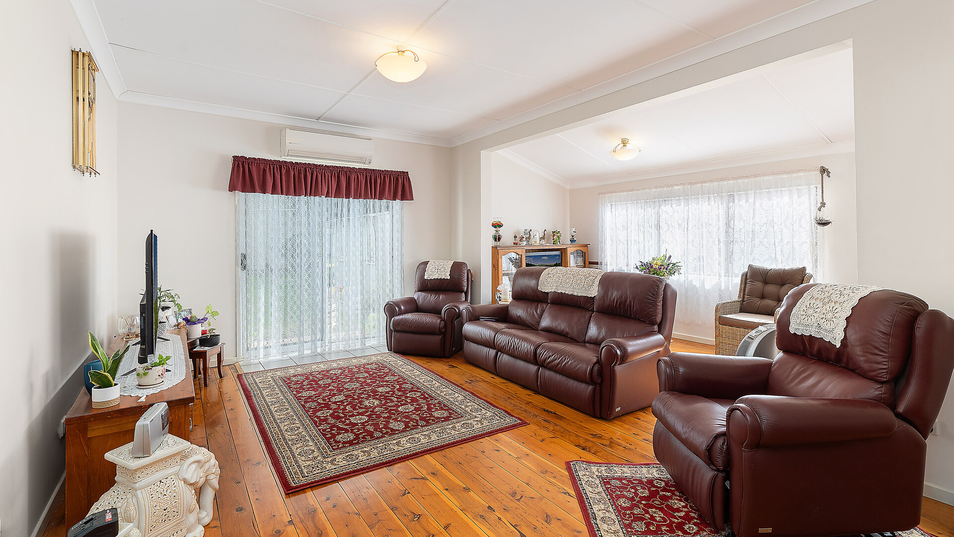 27 Victoria Avenue, Narrandera NSW 2700 - photo 3
