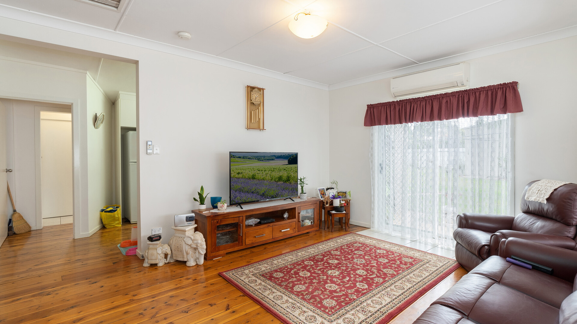 27 Victoria Avenue, Narrandera NSW 2700 - photo 4