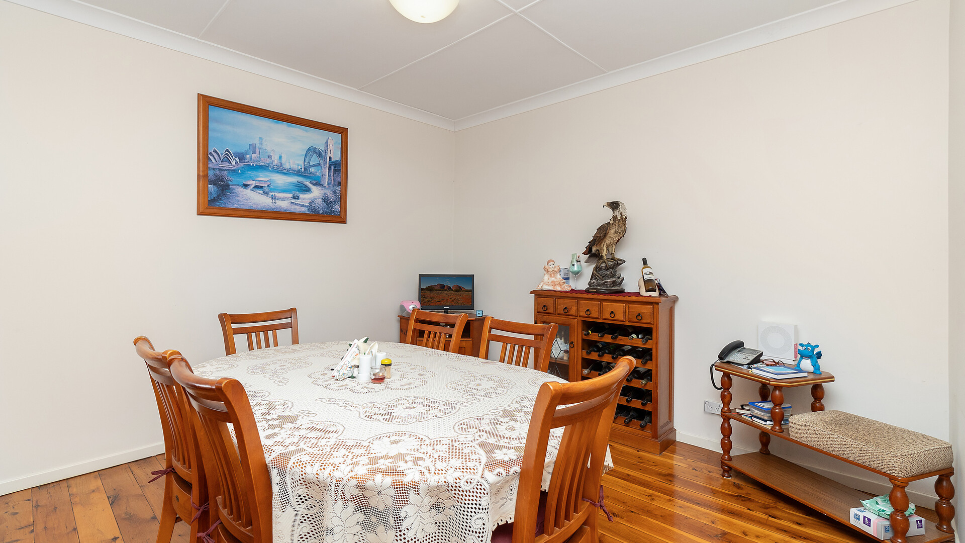 27 Victoria Avenue, Narrandera NSW 2700 - photo 6
