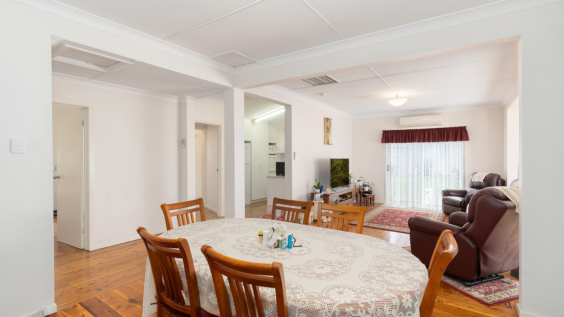 27 Victoria Avenue, Narrandera NSW 2700 - photo 7
