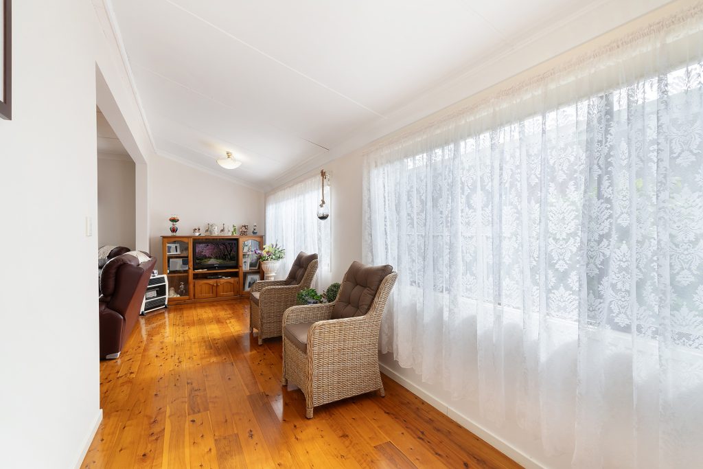 27 Victoria Avenue, Narrandera NSW 2700 - photo 8