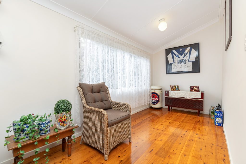 27 Victoria Avenue, Narrandera NSW 2700 - photo 9