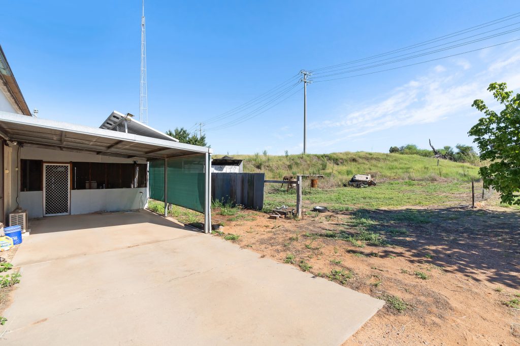 4 Beckham Street, Narrandera NSW 2700 - photo 13