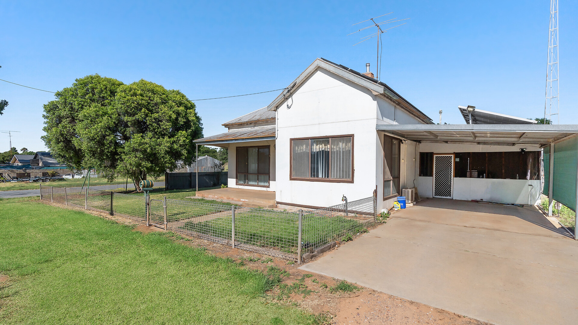 4 Beckham Street, Narrandera NSW 2700 - photo 14