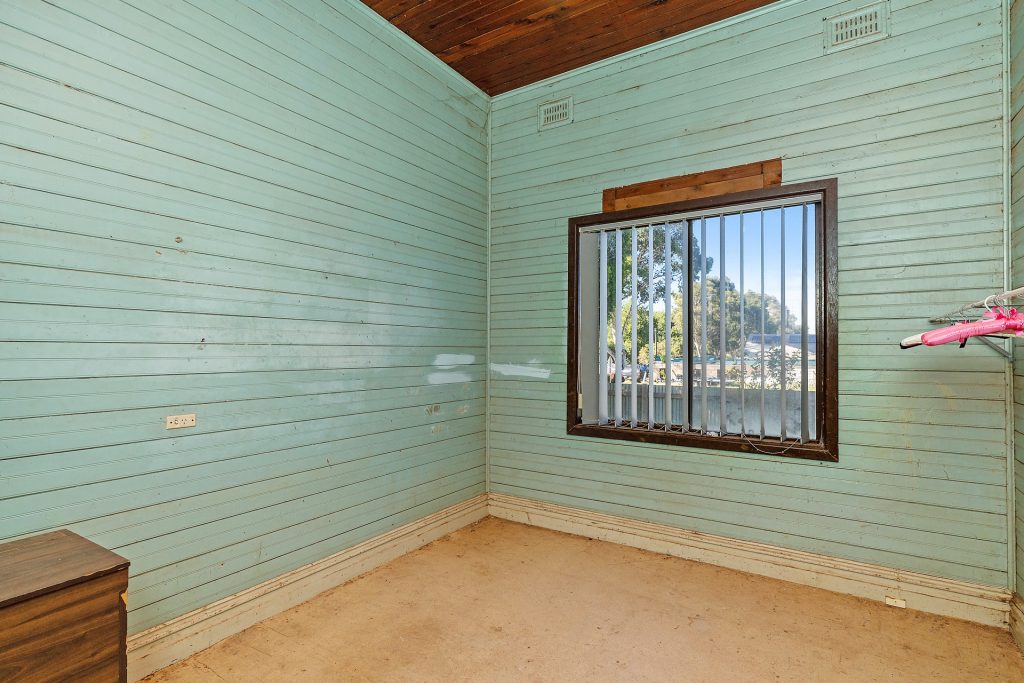 4 Beckham Street, Narrandera NSW 2700 - photo 8