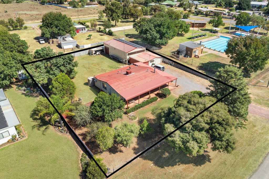 73 Binyah Street, Whitton NSW 2705 - photo 2