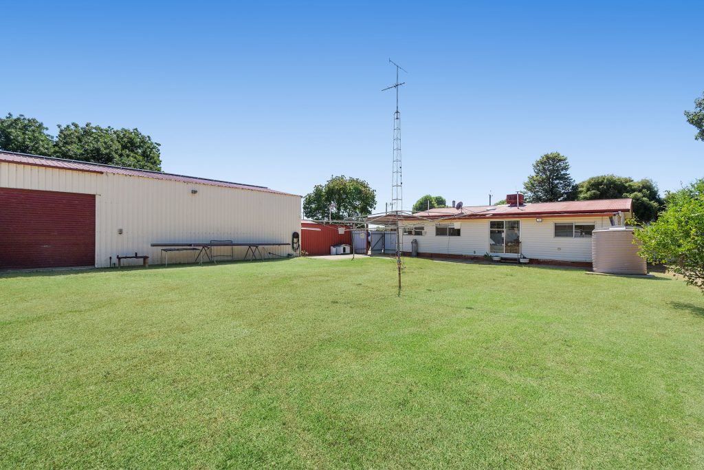 73 Binyah Street, Whitton NSW 2705 - photo 11