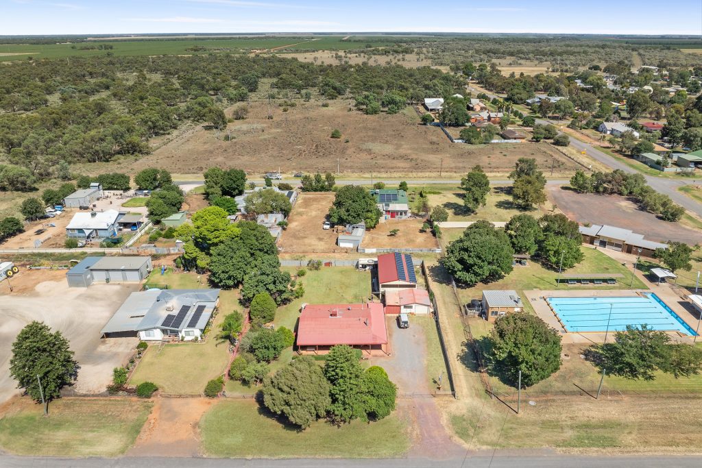 73 Binyah Street, Whitton NSW 2705 - photo 12
