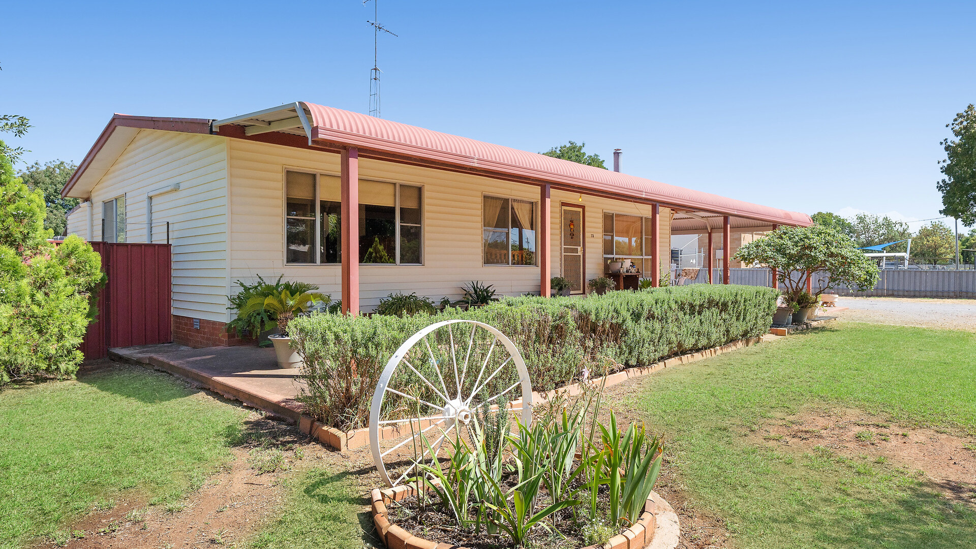 73 Binyah Street, Whitton NSW 2705 - photo 14