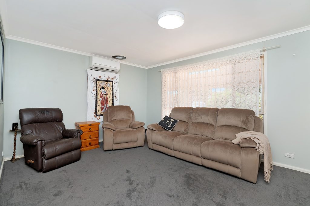 73 Binyah Street, Whitton NSW 2705 - photo 4