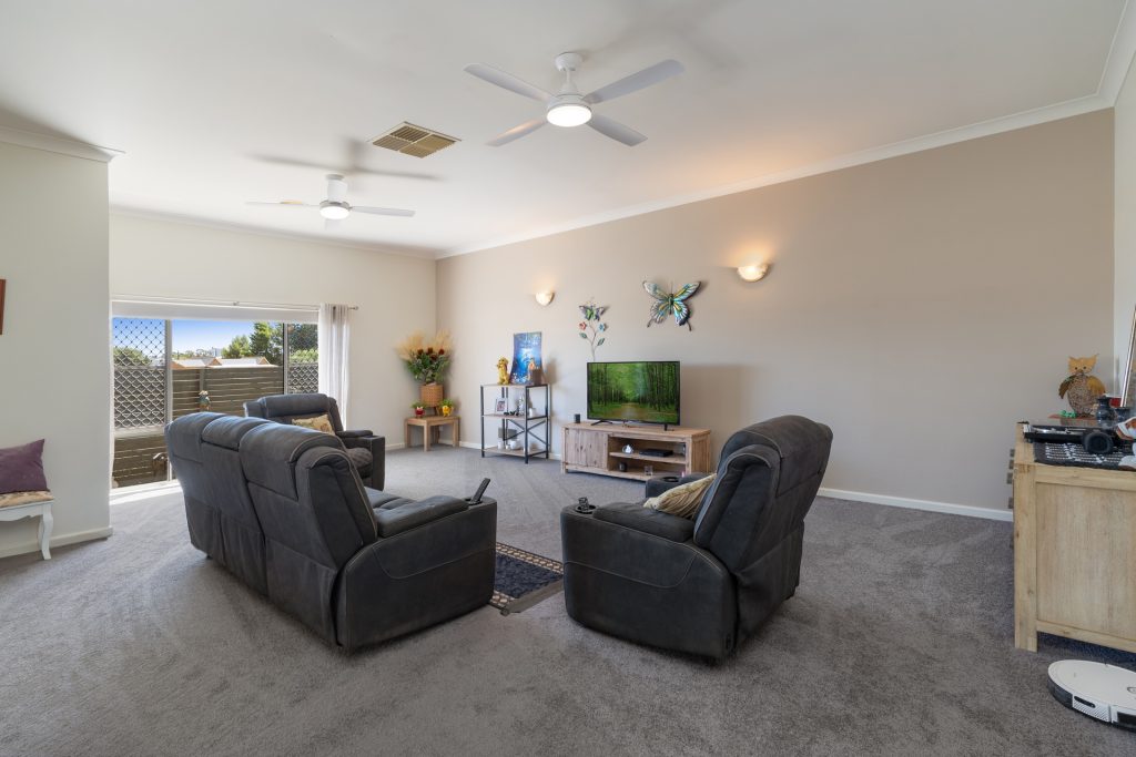 33-35 Acacia Avenue, Leeton NSW 2705 - photo 3