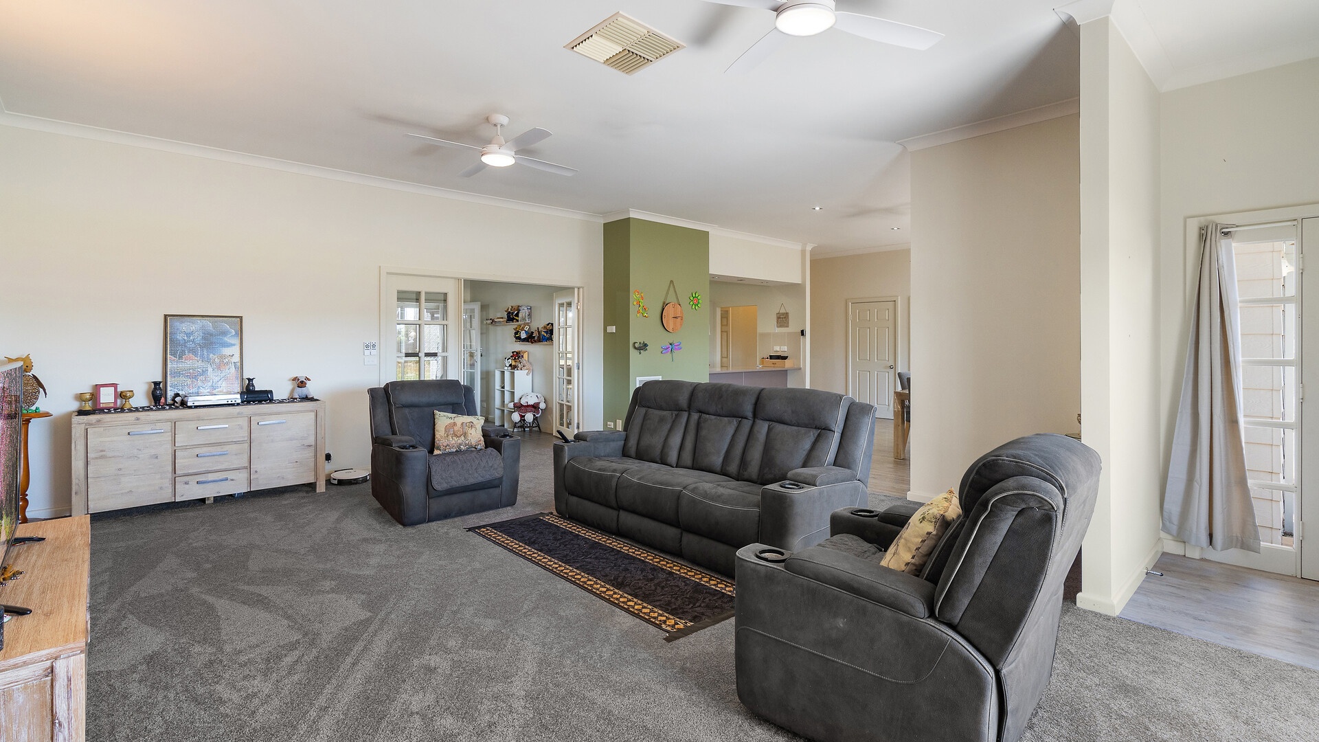 33-35 Acacia Avenue, Leeton NSW 2705 - photo 4