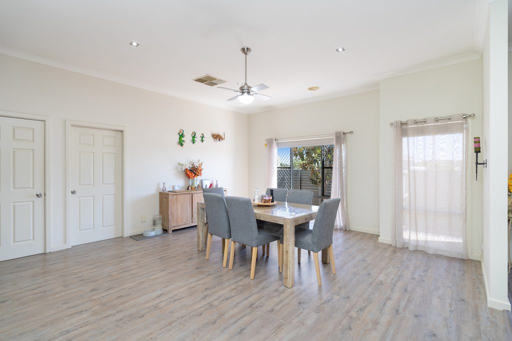 33-35 Acacia Avenue, Leeton NSW 2705 - photo 6
