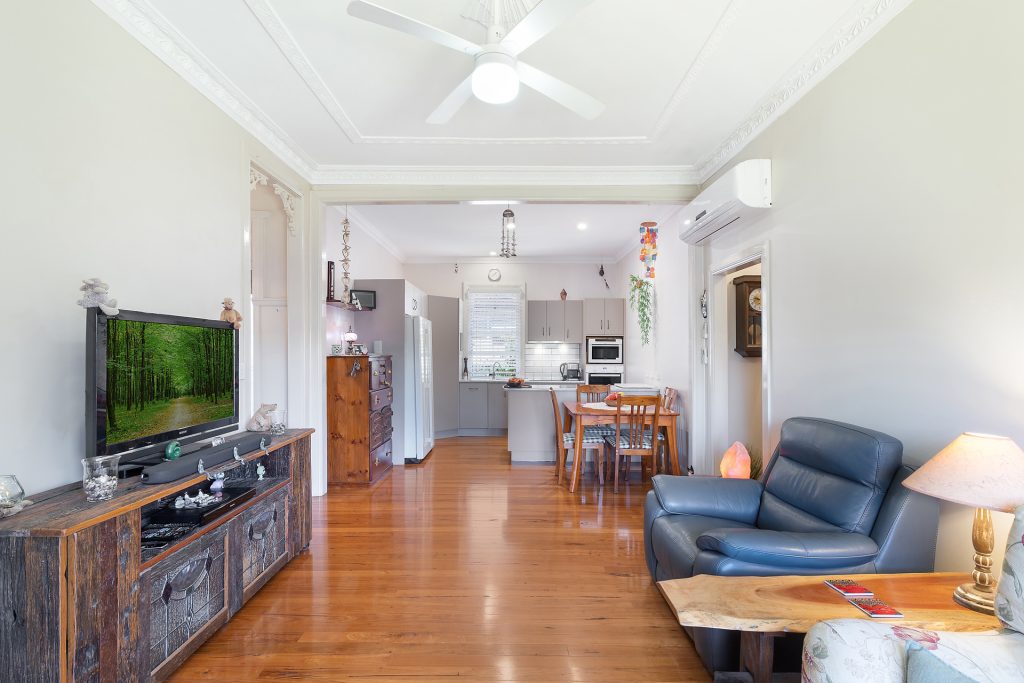 82 Crowley Street, Temora NSW 2666 - photo 3
