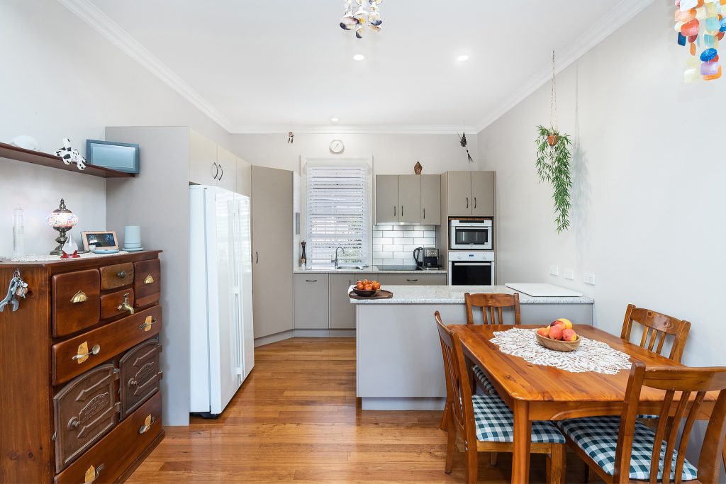 82 Crowley Street, Temora NSW 2666 - photo 5