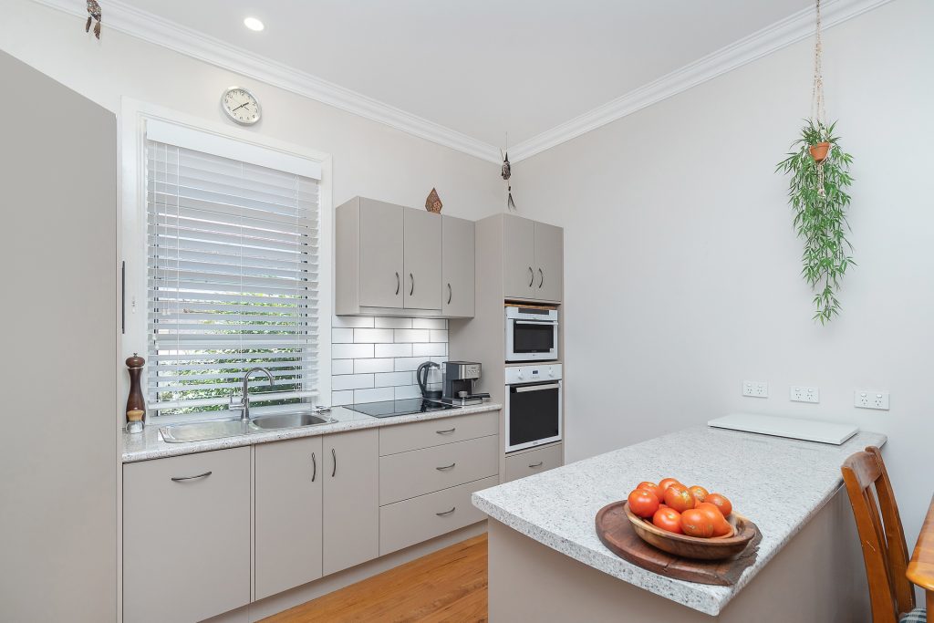 82 Crowley Street, Temora NSW 2666 - photo 6