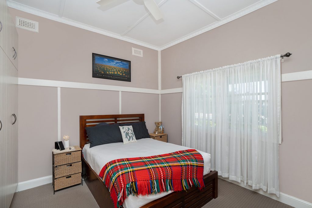 82 Crowley Street, Temora NSW 2666 - photo 9