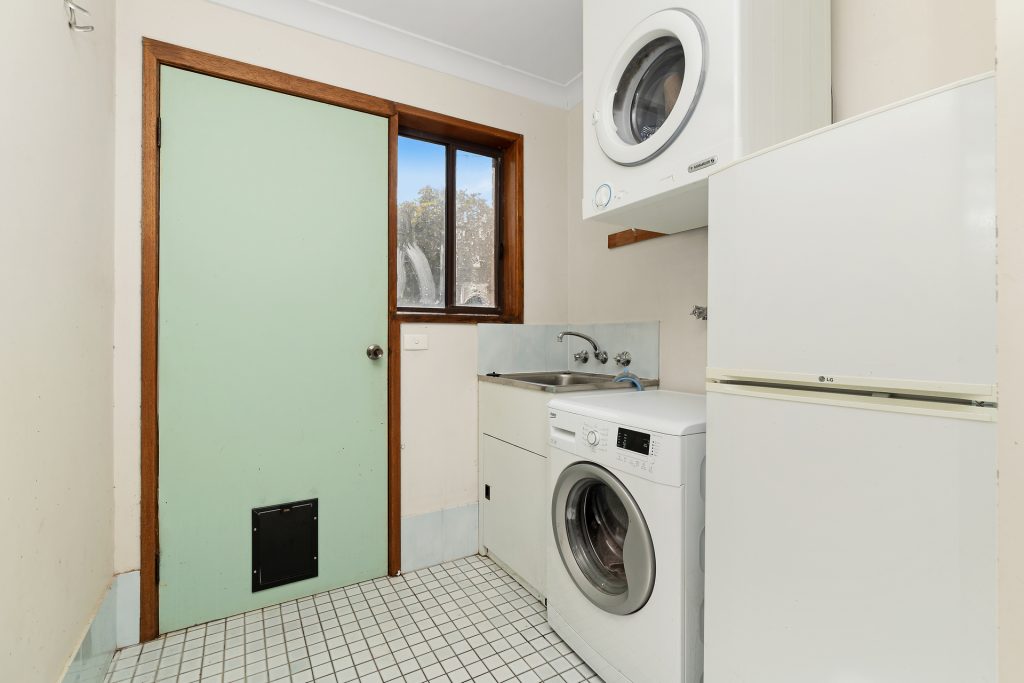 4/4 Maple Street, Leeton NSW 2705 - photo 12