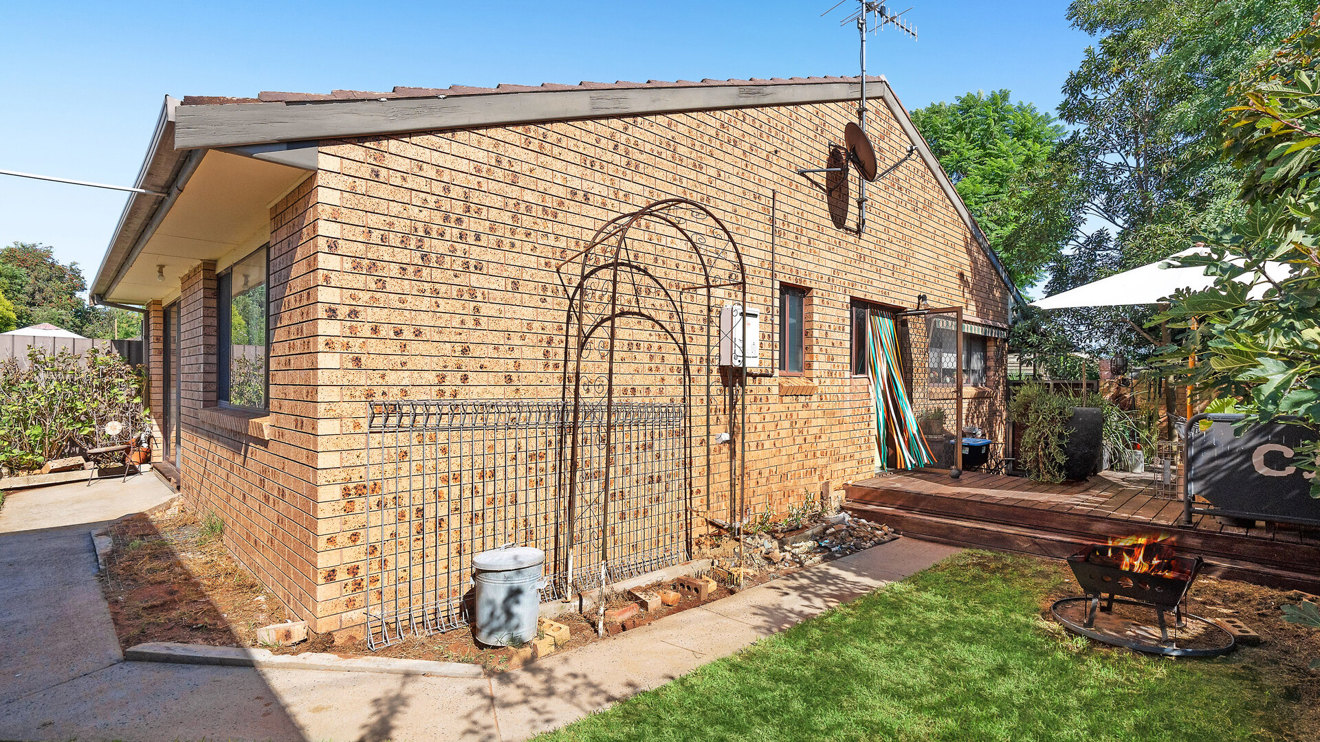 4/4 Maple Street, Leeton NSW 2705 - photo 14