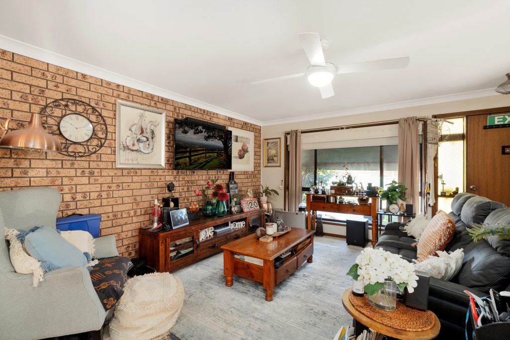 4/4 Maple Street, Leeton NSW 2705 - photo 6
