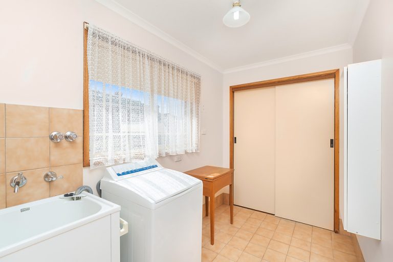 3/144 Baker Street, Temora NSW 2666 - photo 16