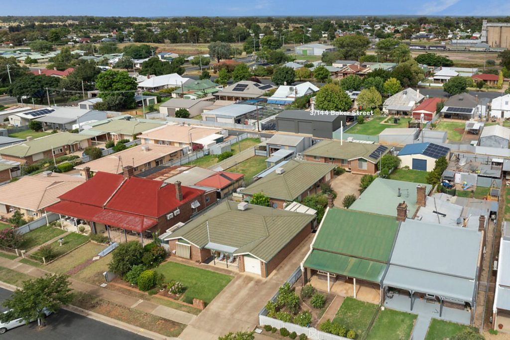 3/144 Baker Street, Temora NSW 2666 - photo 3