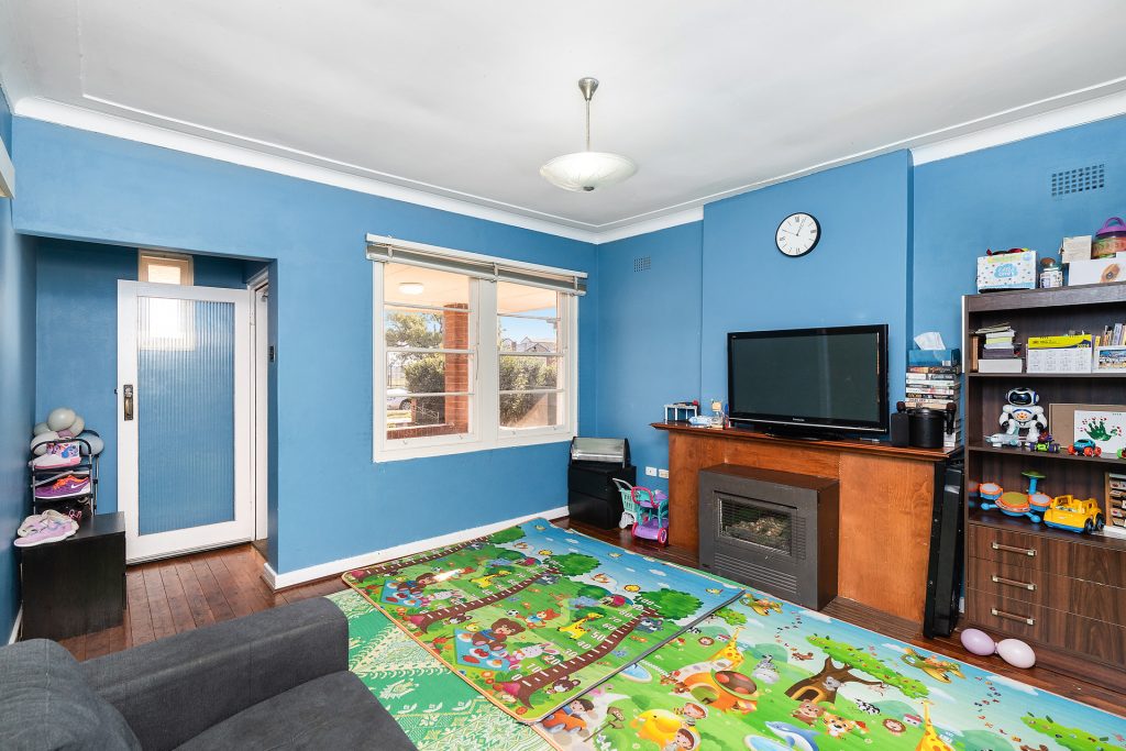 25 Bourke Street, Turvey Park NSW 2650 - photo 5