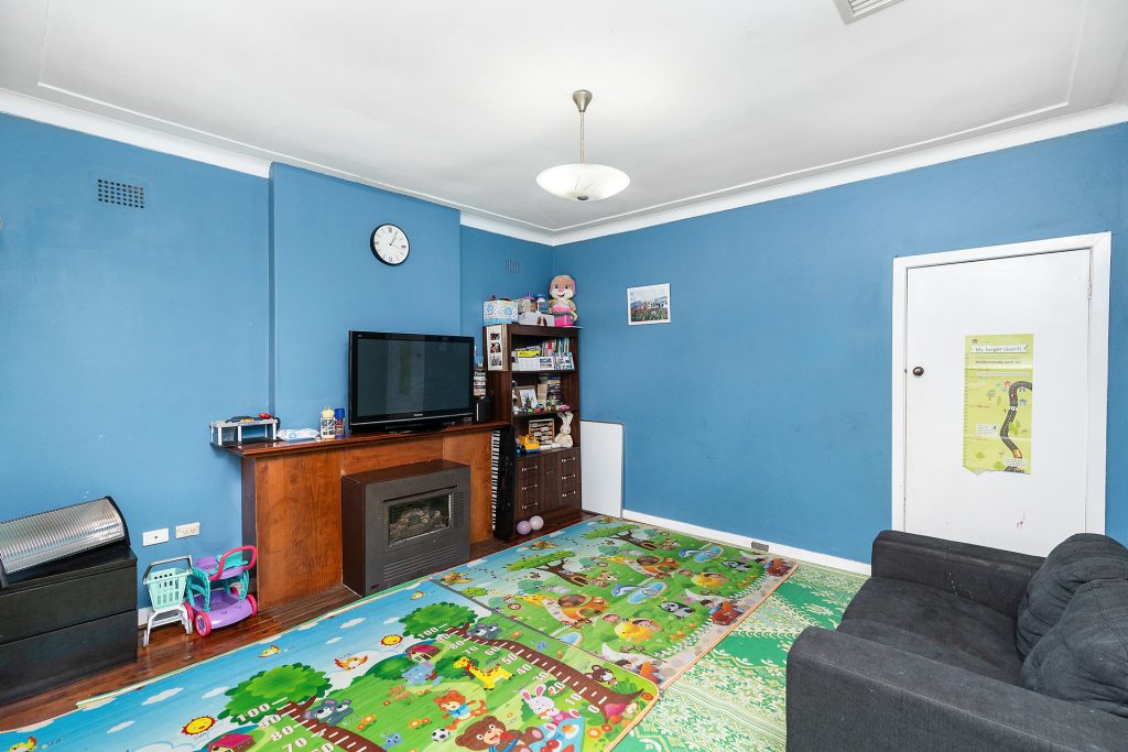 25 Bourke Street, Turvey Park NSW 2650 - photo 6