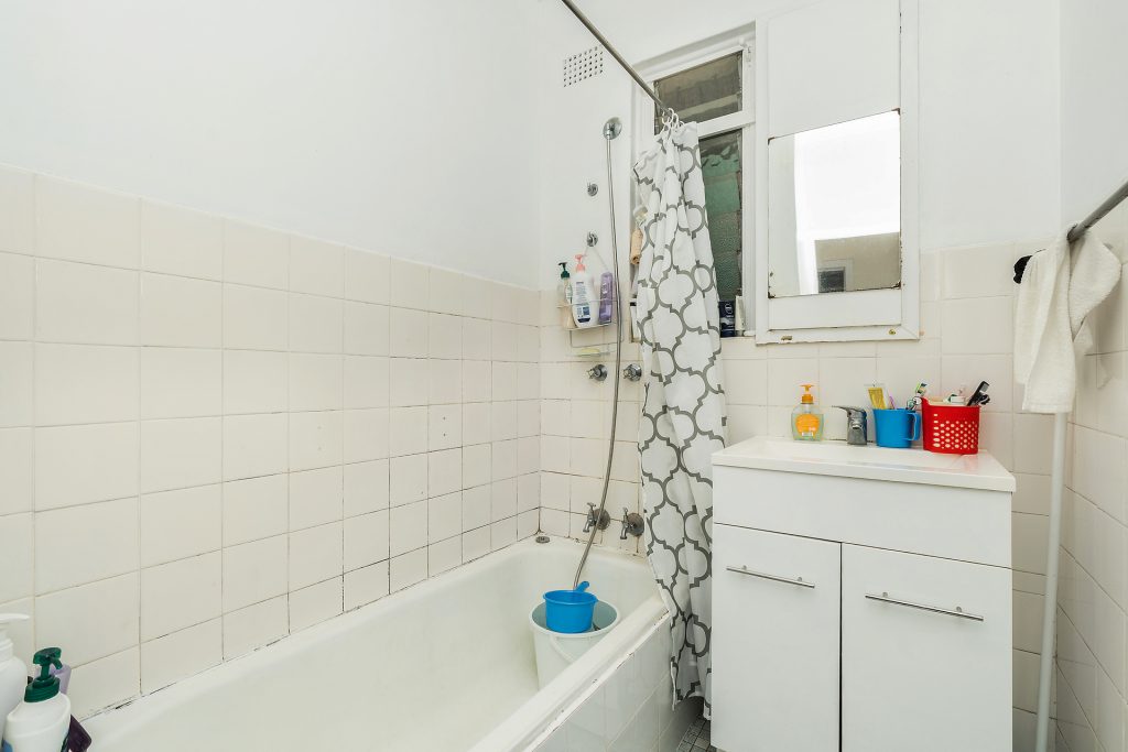 25 Bourke Street, Turvey Park NSW 2650 - photo 10