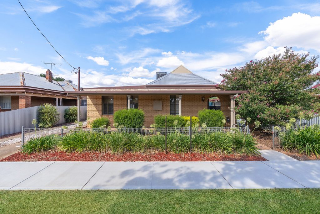 115 Aurora Street, Temora NSW 2666 - McGrath Riverina