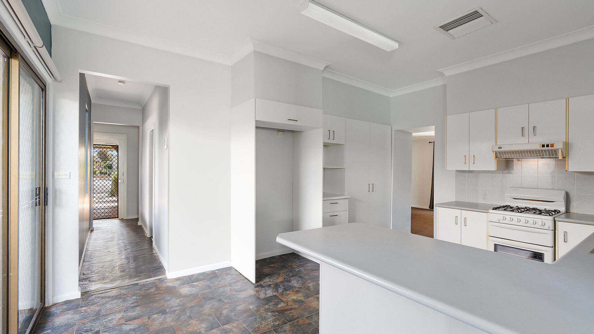115 Aurora Street, Temora NSW 2666 - photo 5