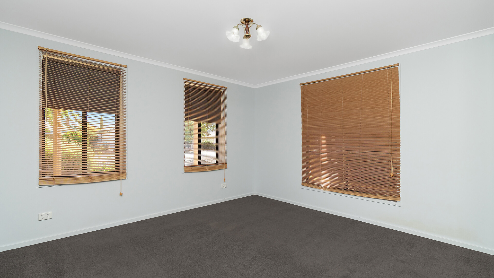 115 Aurora Street, Temora NSW 2666 - photo 10