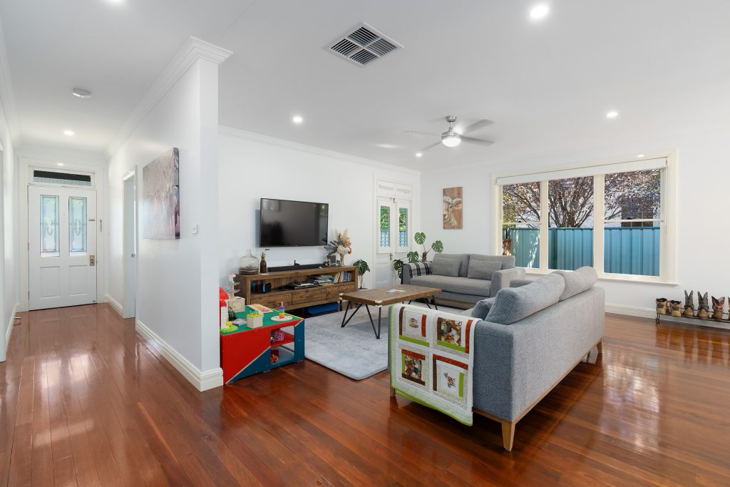 61 Acacia Ave, Leeton NSW 2705 - photo 4